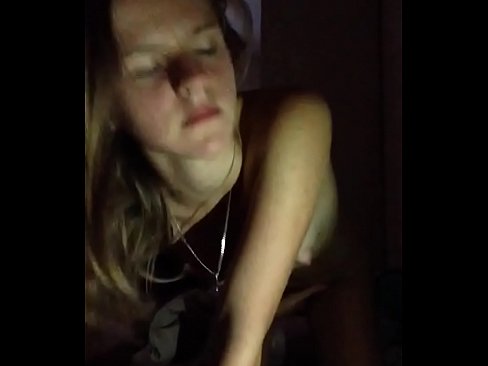 ❤️ Una noia es masturba i corre ❤️ Porno anal a nosaltres ❤