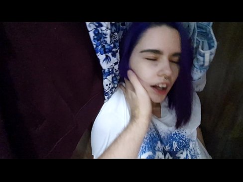 ❤️ Vaig trobar la meva germana a l'armari i la vaig ajudar a correr-se ❤️ Porno anal a nosaltres ❤